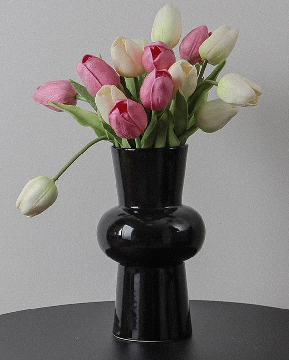 Bulb Curvy Vase