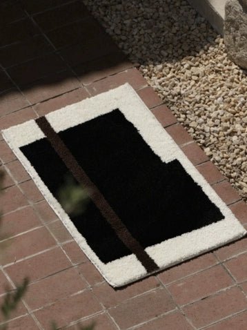 Retro Brown Black Geometry Bath Mat