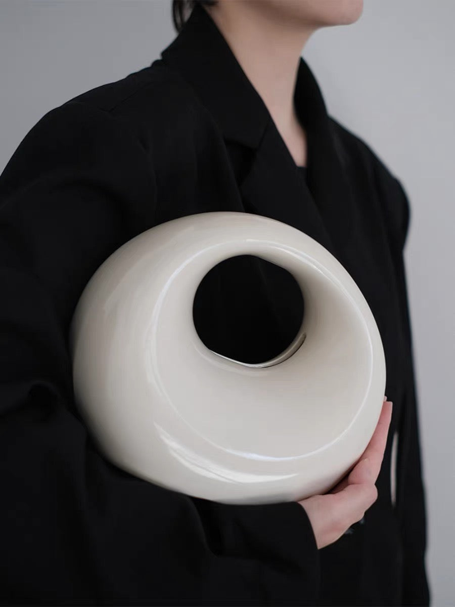 Round Shaped Tissue Holder