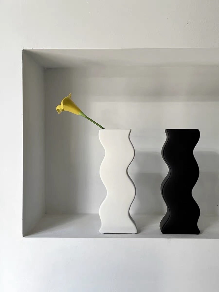 Black and White Wavy Flower Vases