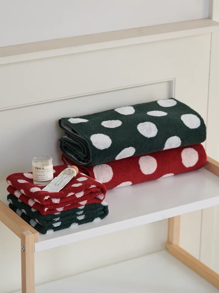 Polka Dot Bath Towel